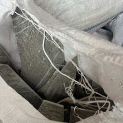 タイル　がれきの画像