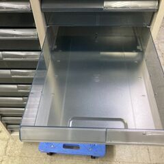 中古　良品　②　コクヨ　レターケース　トレーキャビネット　引き出し書類保管庫　クリアケース書庫　クリアトレーキャビネット　クリアケースキャビネット　B4縦型　2列深型9段　W660H880　愛知県 一宮市 名古屋市 稲沢市 江南市 岩倉市 岐阜 羽島市 各務ヶ原市 岐阜市 三重県 愛知 グッドプライス一宮の画像