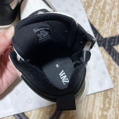 ZARA キッズスニーカー　21㎝の画像