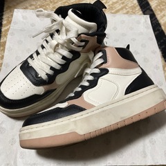 ZARA キッズスニーカー　21㎝の画像