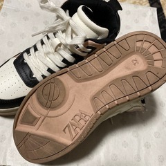 ZARA キッズスニーカー　21㎝の画像