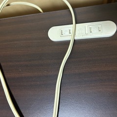 商談中　美品　ワークデスク　 机　引き出しあり　コンセントありの画像