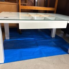 ガラスコレクションテーブル センターテーブルの画像