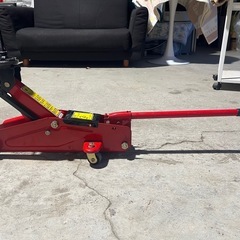 フロアジャッキ　ガレージジャッキ　油圧式　２ｔ　工具　タイヤ交換　カーメンテナンスの画像