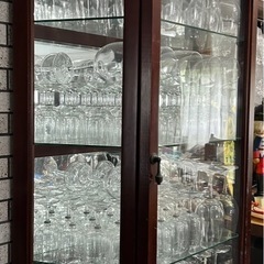 アンティーク調　
飾り棚　天井照明付　ガラスショーケースの画像