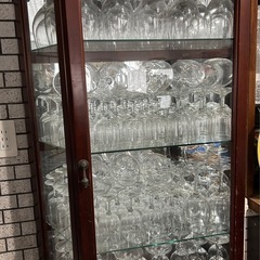 アンティーク調　
飾り棚　天井照明付　ガラスショーケースの画像