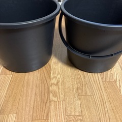 100円均一バケツ2個の画像
