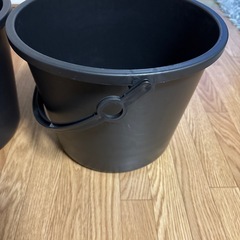100円均一バケツ2個の画像