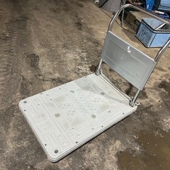 サカエ 台車 樹脂ハンドカー(取手折りタタミ式・サイレントキャスター)の画像