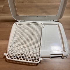 アイリスオーヤマ　犬 トイレ メッシュカバー付 フチもれしにくいトレーニングペットトレー レギュラーの画像
