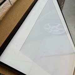 大型額縁（金属枠）の画像