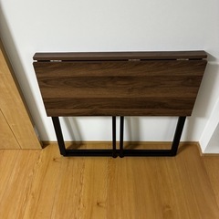 折り畳み勉強机の画像