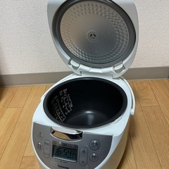 炊飯器(東芝 RC-10HK)の画像