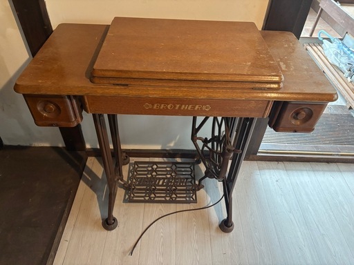 BROTHER 足踏みミシン 古いモデル