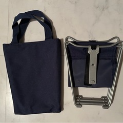 折りたたみイス2個の画像