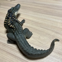 ワニ　ソフビ　飾りの画像