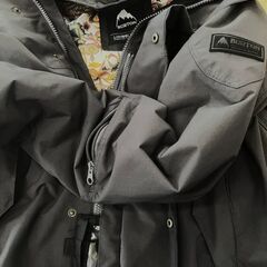【★引き取り限定価格】 BURTON バートン スノボウェア ゴアテックス レディース ジャケット パンツ 上下セット 花柄 その他インナー まとめの画像