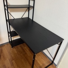 無料　オフィスですデスクの画像