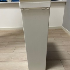 スリムなゴミ箱の画像