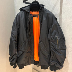 BALENCIAGA ボンバージャケット スニーカーシャツジャケットブーツバギーの画像