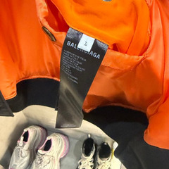 BALENCIAGA ボンバージャケット スニーカーシャツジャケットブーツバギーの画像
