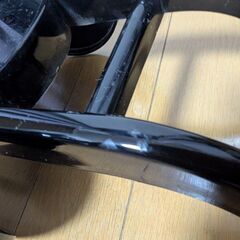 花瓶と花瓶置きの画像