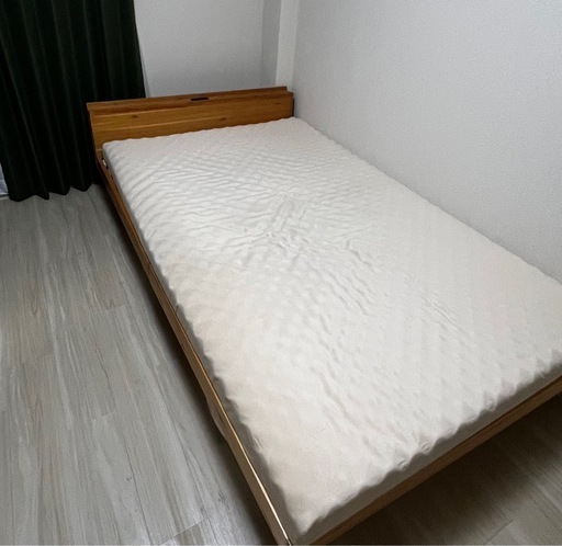 取引中
セミダブルベット マットレス付き