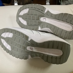 訳あり ミドリ安全靴 左右サイズ違い 試し履きのみ 右23.5㎝ 左24.5㎝の画像