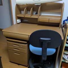 学習机(椅子付き)2台有りますの画像