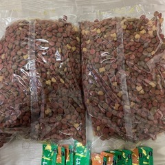 ドックフードとチュール
の画像