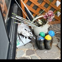 ✳️最終残りこれだけになりました。✳️再々投稿➡️　陶器やプラスチックの鉢やプランターなどの画像