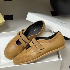 The Row フラット ミュール ベージュ レザー スエード Tストラップ マジックテープ の画像