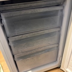 SHARP 冷蔵庫の画像