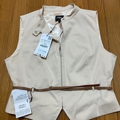 ZARA ベスト　ベルト付きの画像