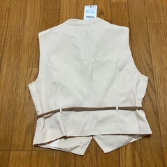 ZARA ベスト　ベルト付きの画像