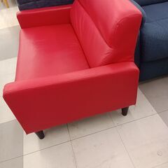 ★リユースのサカイ千葉中央店★  2人掛けソファ レッド H69×D70×W114 クリーニング済み TC5171の画像