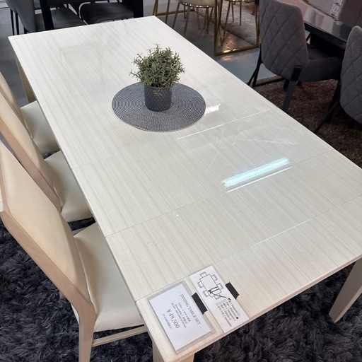 ダイニングテーブルセット　伸縮式