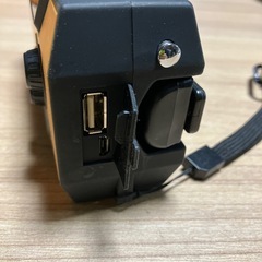 ソーラー、手回し蓄電ラジオの画像