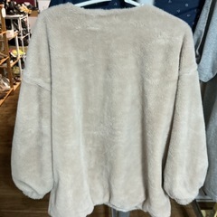 冬の必需品❄️ふわふわ•モコモコ🫧ジャケットLaxDanTiaバスト79〜87身長154〜162Mサイズ傷あり💦袖の部分チャック式❗️取り外し可能❗️ベージュの画像