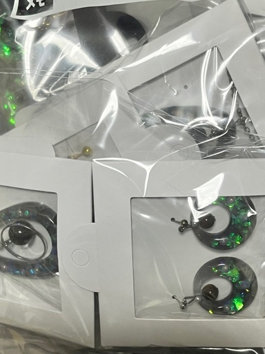 ※1つ 300円～【商品説明必読】花アレンジメント、レジンアクセサリー等