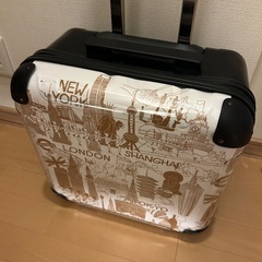 スーツケースの画像