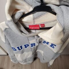 シュプリームトレーナー　限定モデル！の画像