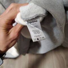 シュプリームトレーナー　限定モデル！の画像