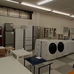 家具・家電が断然安い!!家具・家電販売強化店!!★☆引越でおなじみ、サカイ引越センター直営のリサイクルショップ 家電・家具・ エアコン・自転車・アウトドア用品・衣類品・靴・各種雑貨も 取り揃えております♪ - リサイクルショップ
