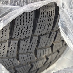 スタッドレスタイヤ　ホイール付きの画像