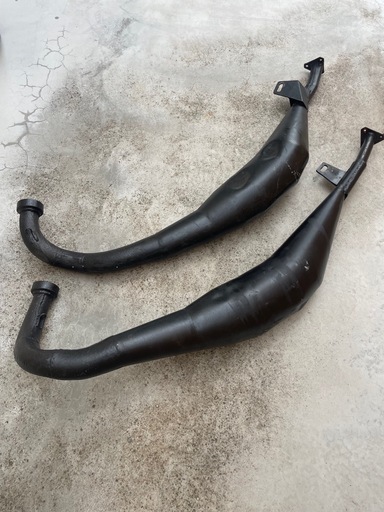 マフラー 金属製