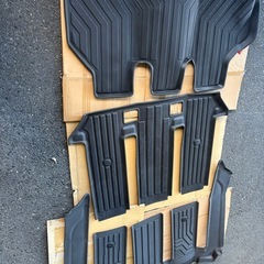 VOXY90フロアマット無料の画像