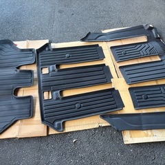 VOXY90フロアマット無料の画像