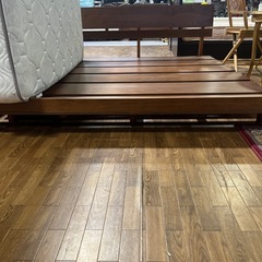 クイーンサイズ　ローベッドの画像