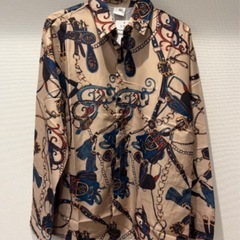 長袖シャツ　男女兼用の画像